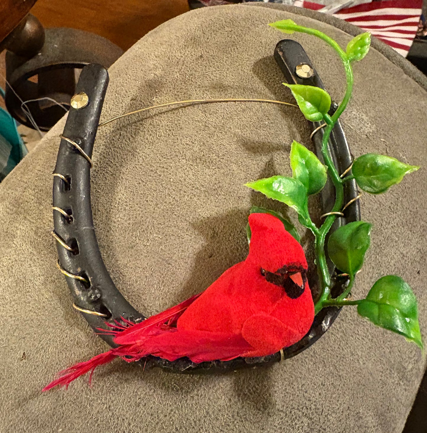 Cardinal Horseshoe