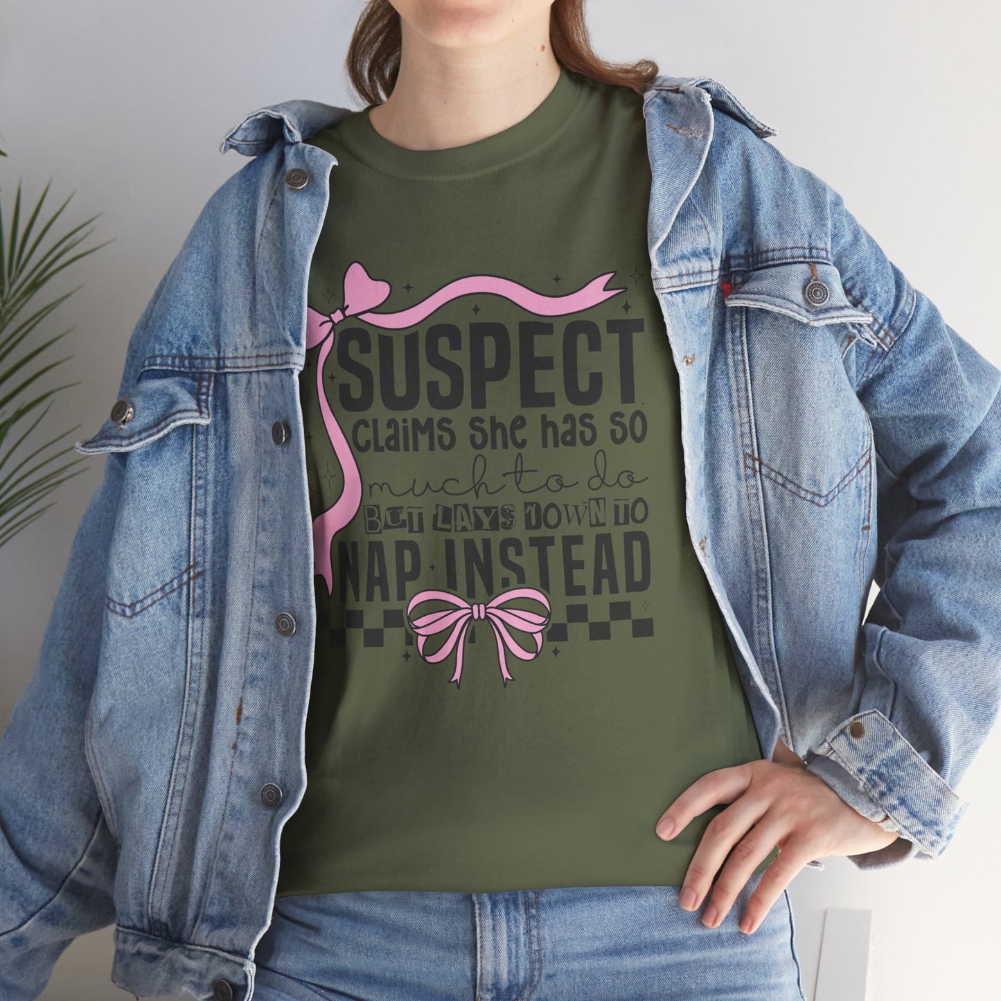 Suspect clams she has so much to do, funny shirt, Tee Shirt, Unisex Gildan Cotton Shirt, Cozy Family Tee